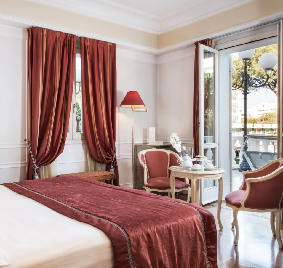 media.Slide_CamereDeluxe_2GrandHotelDesBains_Riccione