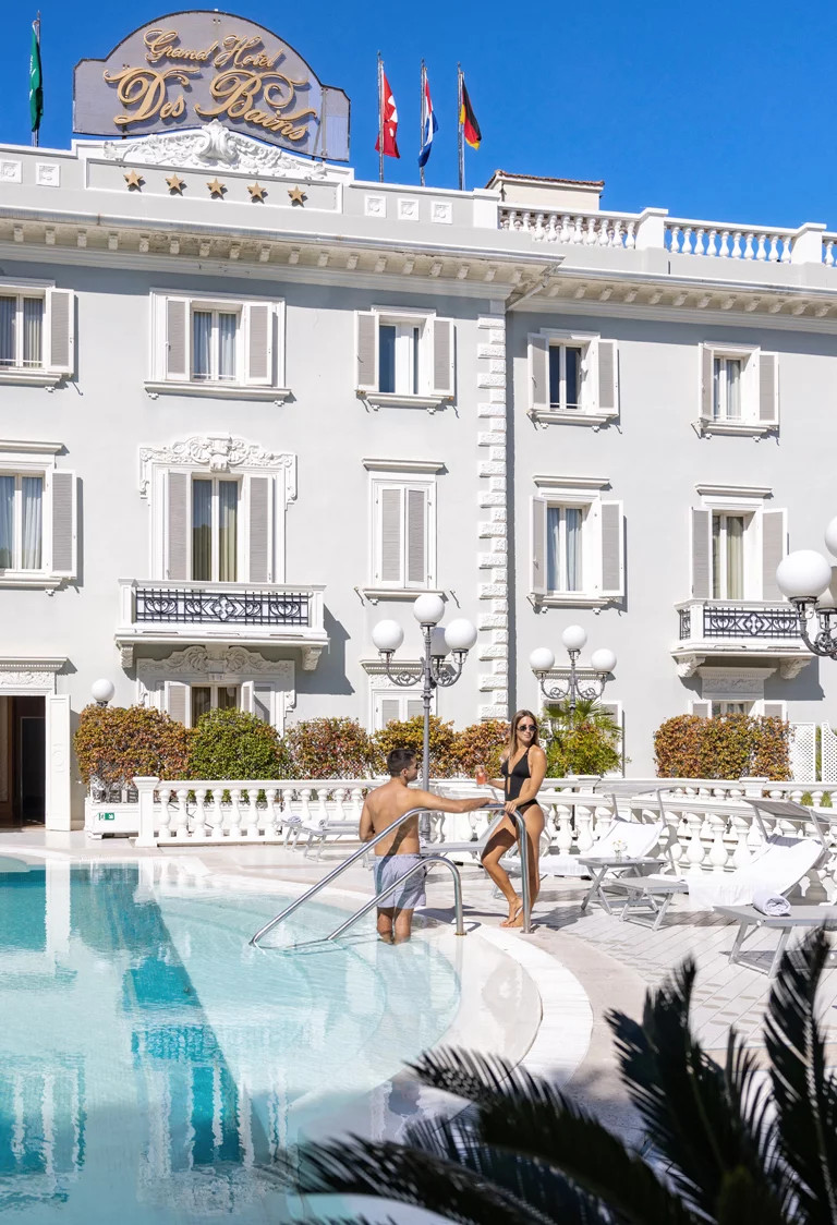 media.Gallery_Piscina_4GrandHotelDesBains_Riccione
