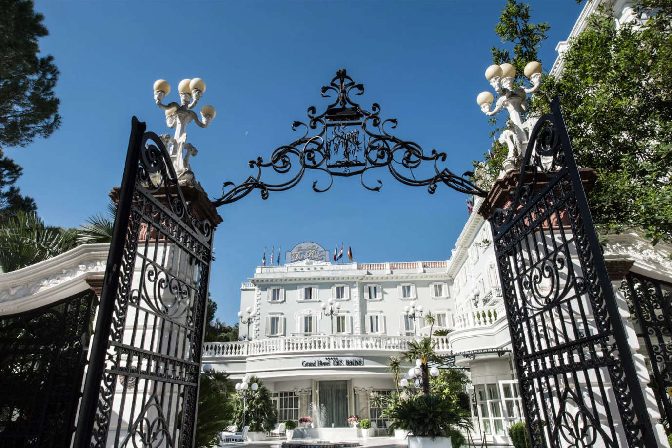 media.Slide_Esterno_2GrandHotelDesBains_Riccione